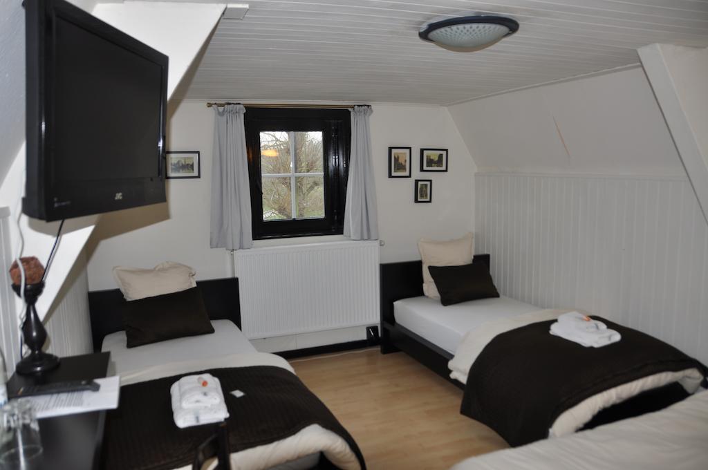 Hotel 'T Bagientje Brugge Ruang foto